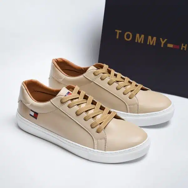 ⁦سنيكر رجالي - TOMMY⁩ - الصورة ⁦1⁩