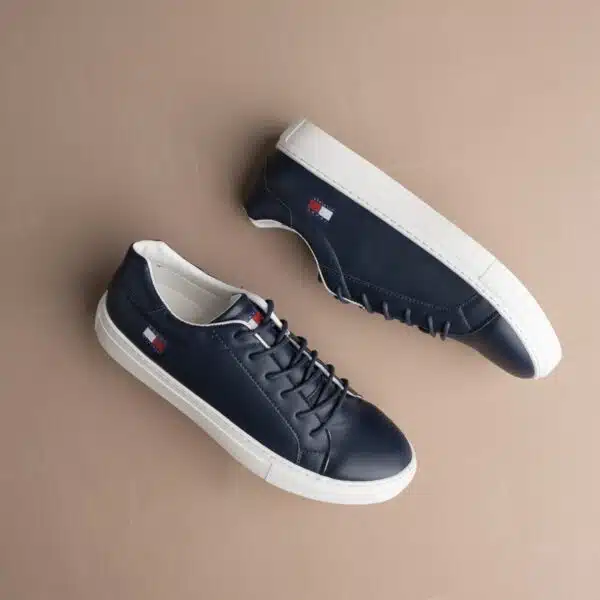 ⁦سنيكر رجالي - TOMMY⁩ - الصورة ⁦19⁩